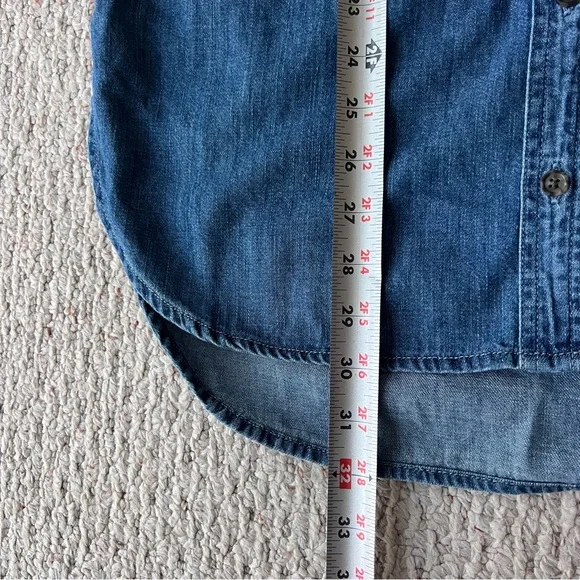 Equipment Femme Arlette Chambray Denim Button Down Tunic Top - Picture 10 of 13
